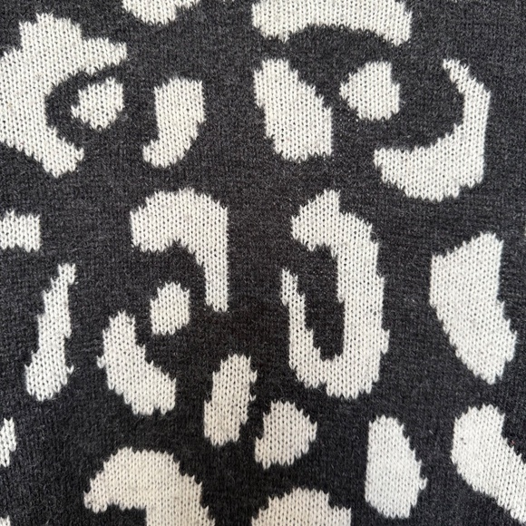 Hive & Honey Black and White Leopard Cardigan size M - Picture 8 of 8